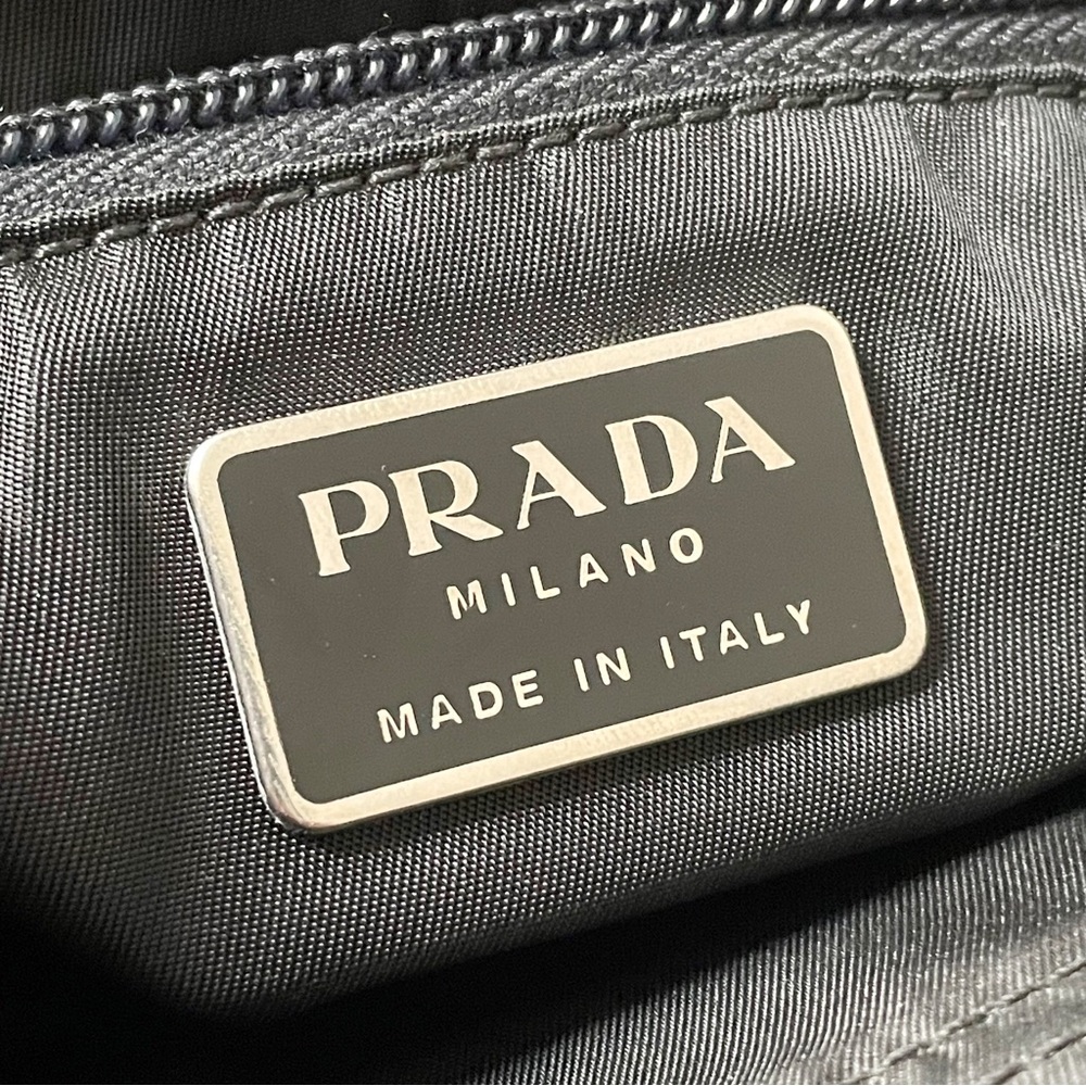 Prada green nylon black plexi handle vintage 90s tote bag - Picture 9 of 11